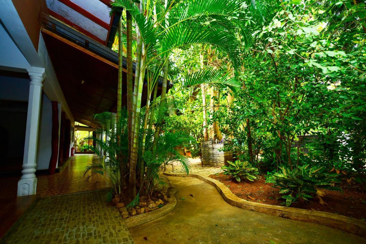 Ariya Rest & Ayurveda Spa Polonnaruwa Exterior foto